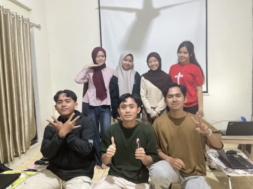 Kegiatan belajar bersama di Lingkaran Office